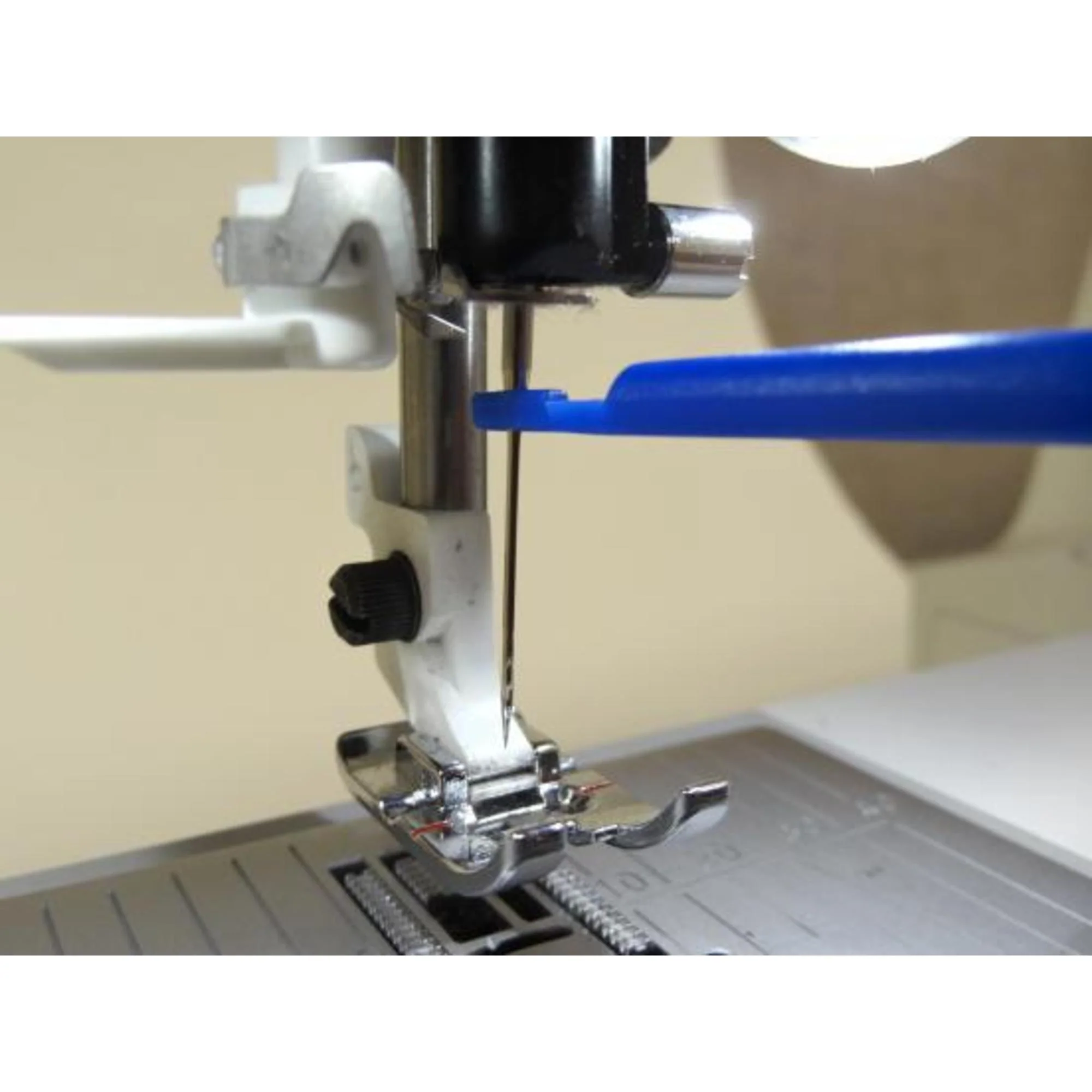 Needle Inserter with Brush - Image 3