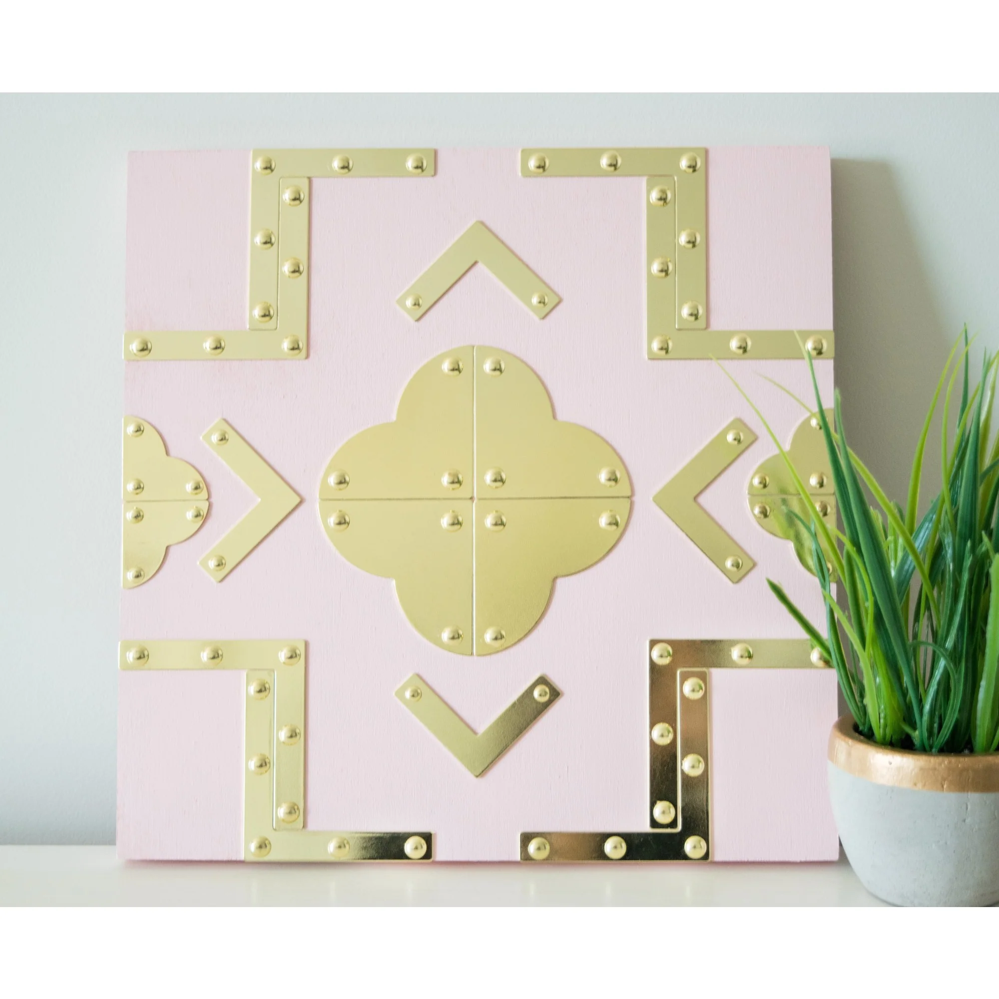 Smooth Campaign Hardware Corners, Small, Brass, 4 pc - Image 5